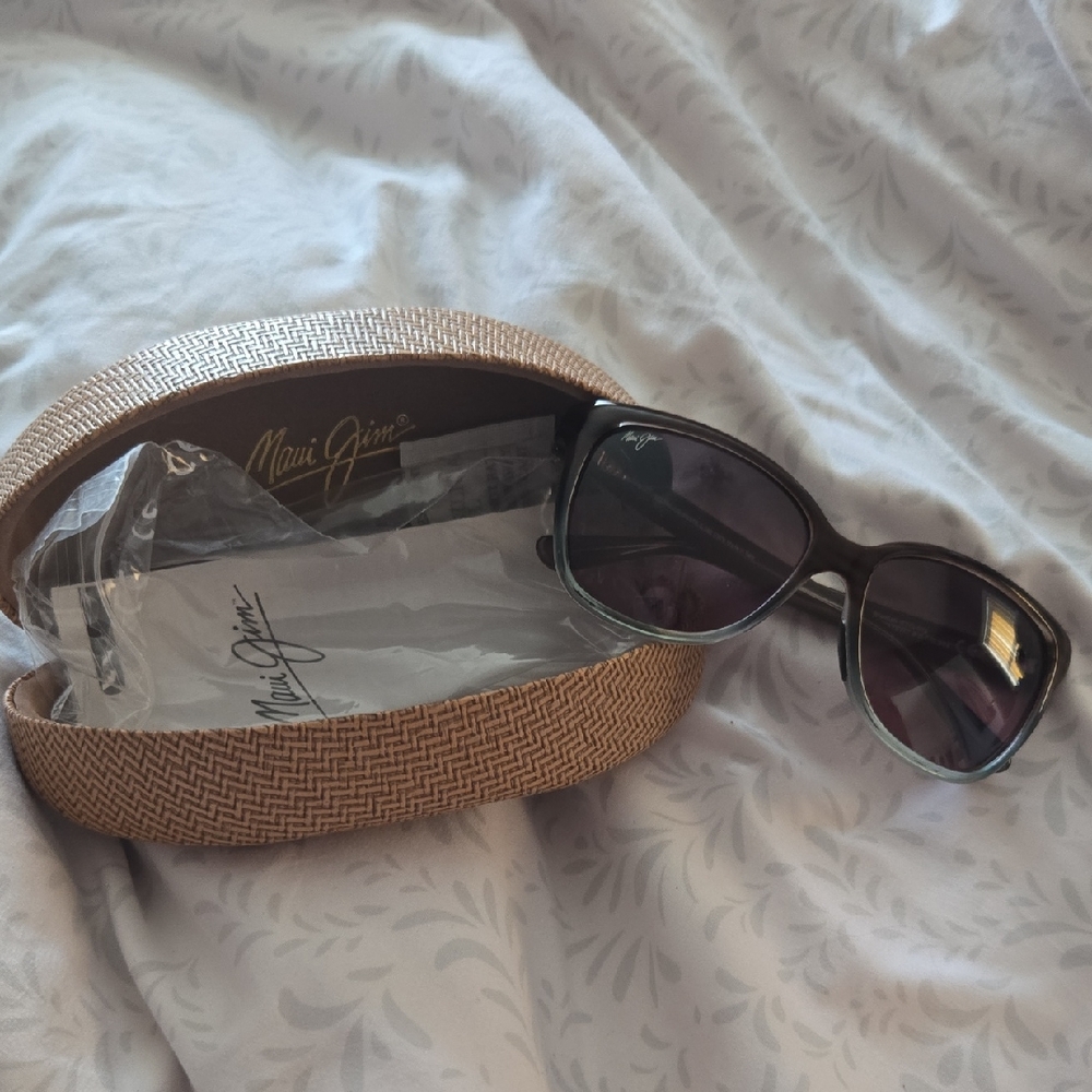 Maui Jim Black and Gray Sunglasses